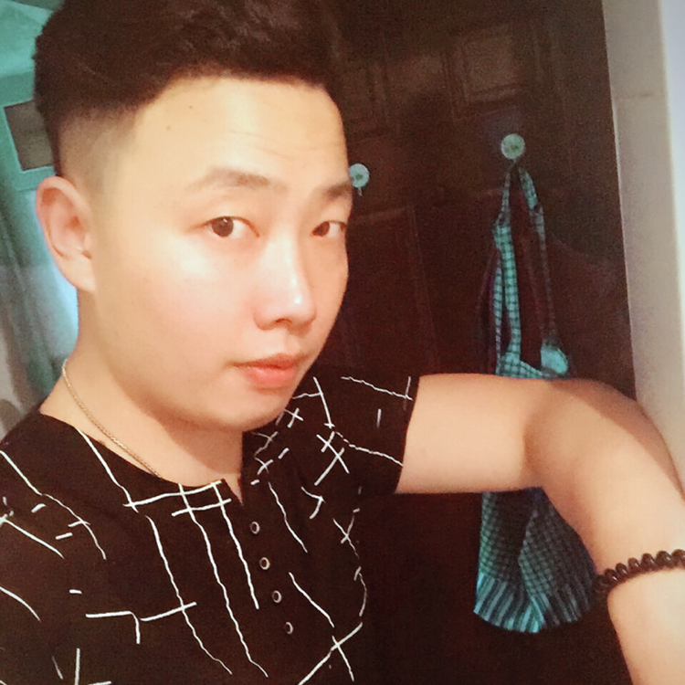 问天小哥哥的照片