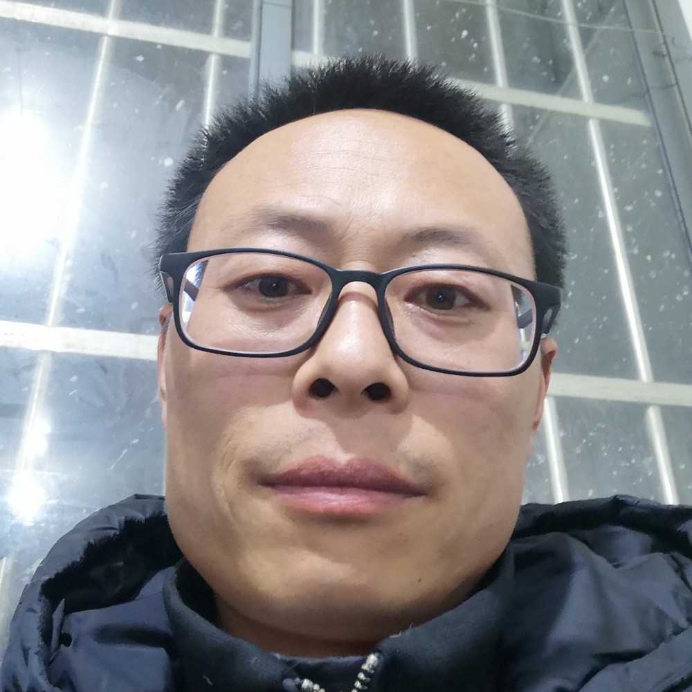 想人陪爱大米的照片