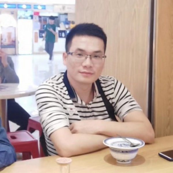 灯火阑珊前的照片