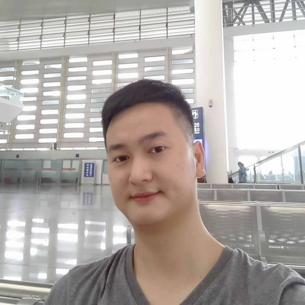 刘 杨的照片