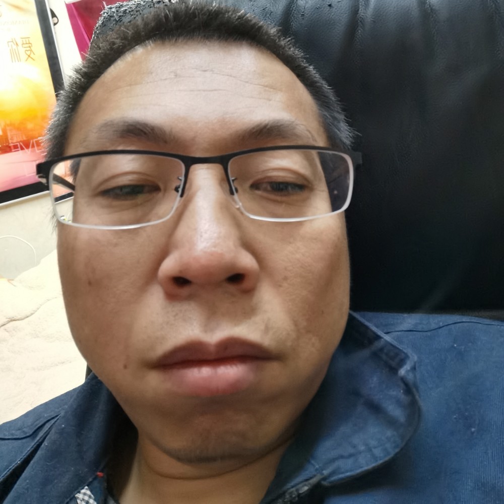 萝莉凝眸欠你的的照片