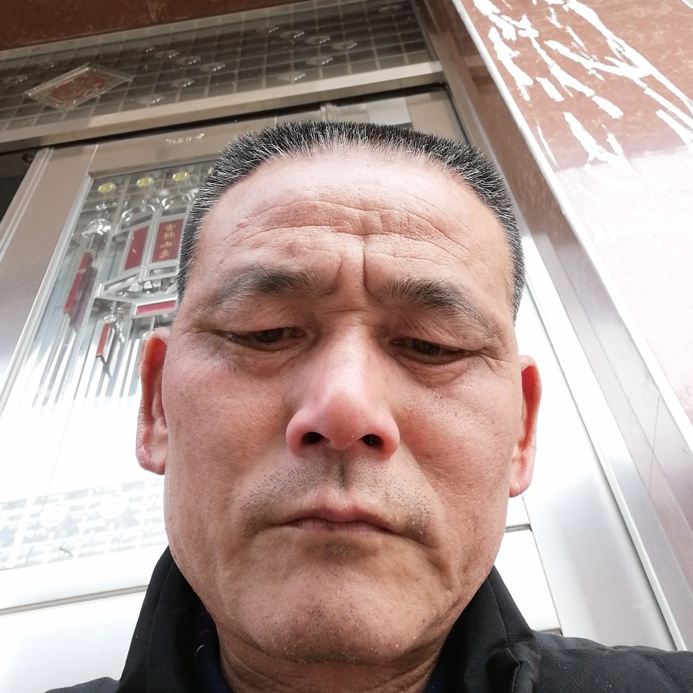 大白漫步结实的照片