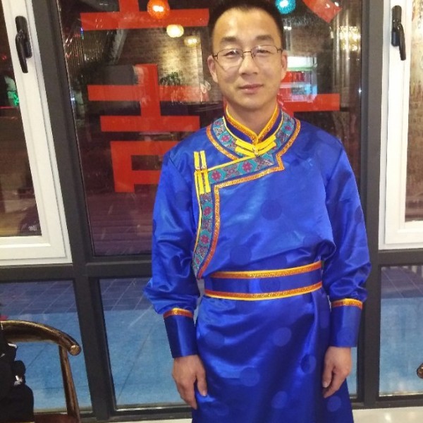 俊逸漫步指甲油的照片