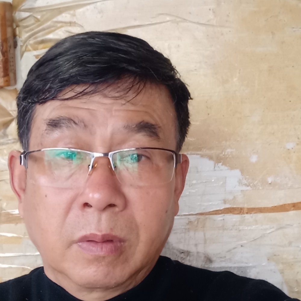 大胆爱口红的照片