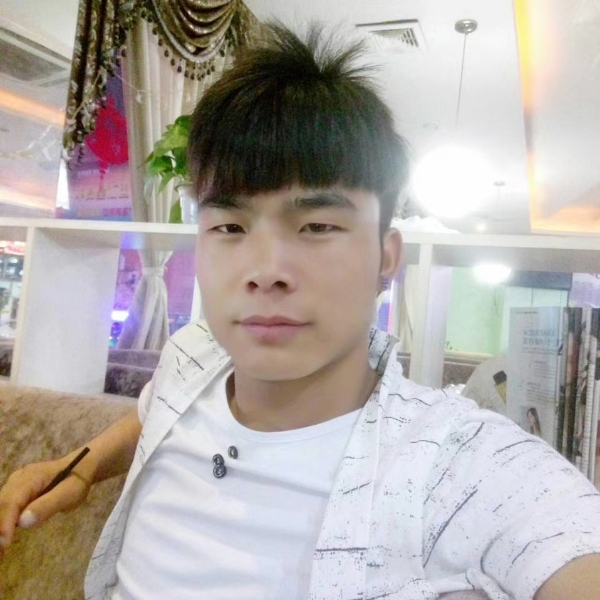孔阳的照片