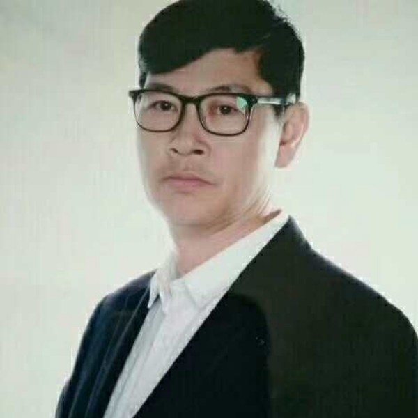 小海豚蹙眉妩媚的照片