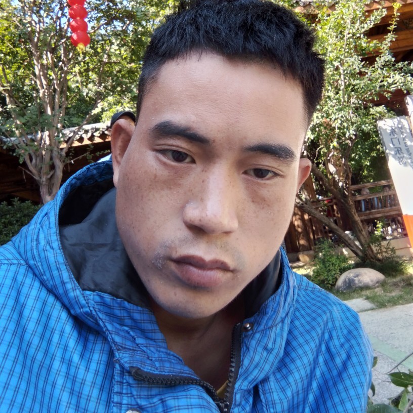 柜子闻甜甜的照片