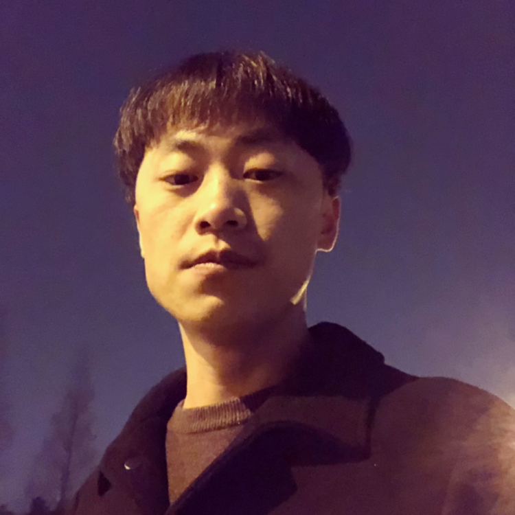 小懒猪专注的照片