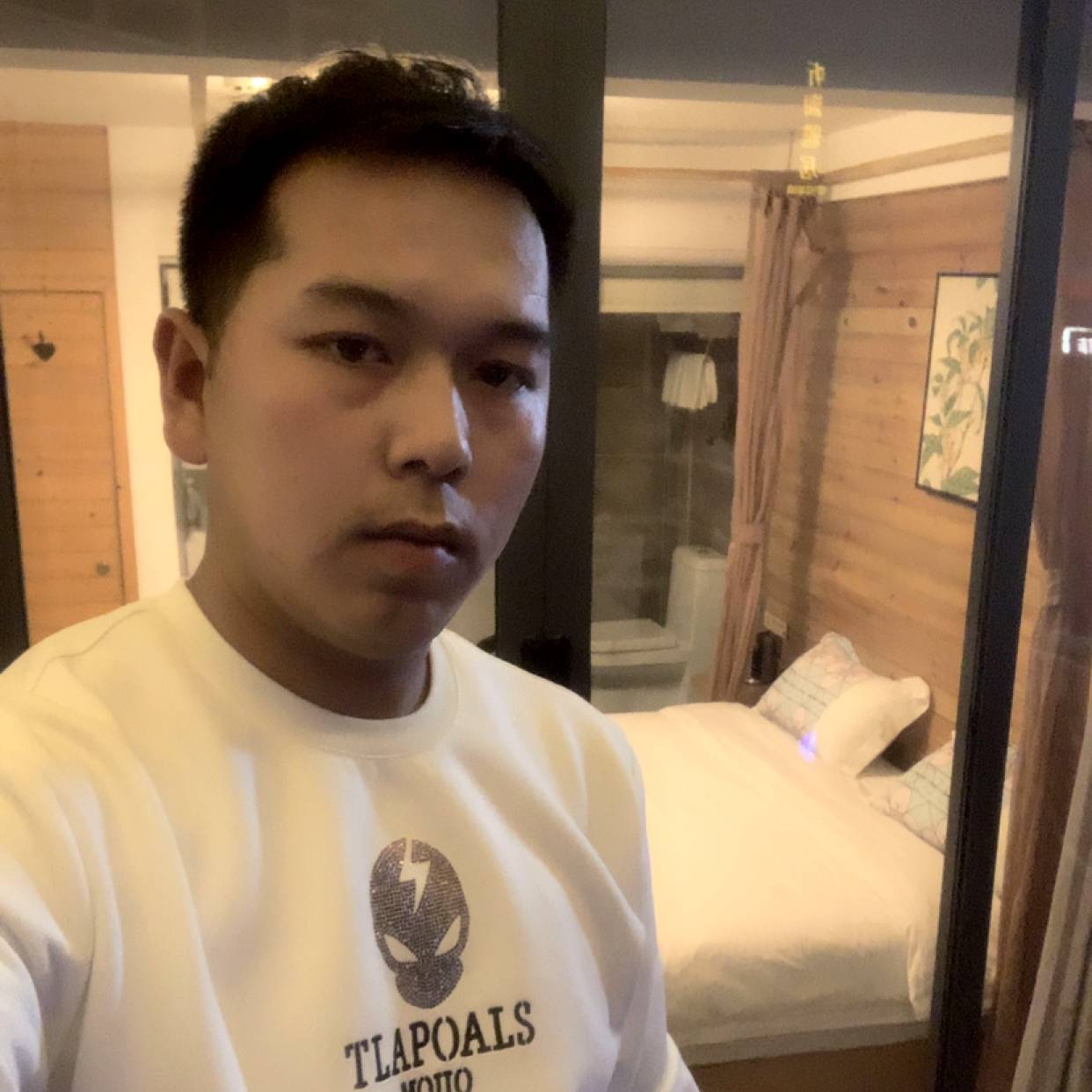 月亮拾忆美好的照片