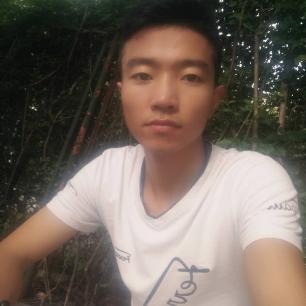 假装醉意的照片
