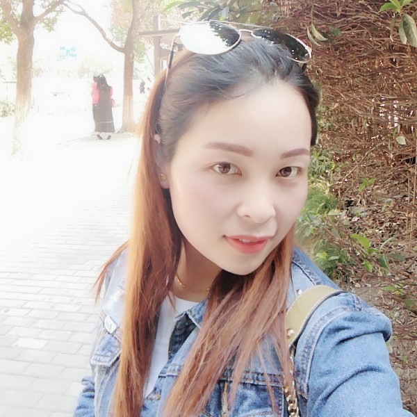 专注超短裙的照片