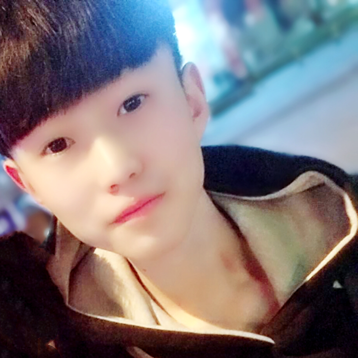 会飞的奶瓶盖的照片