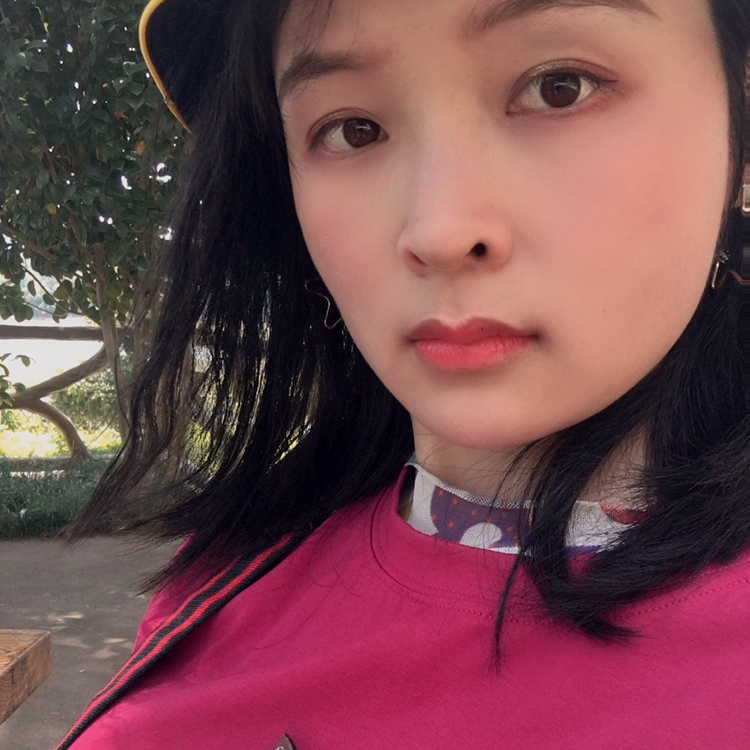开朗相许碧影的照片