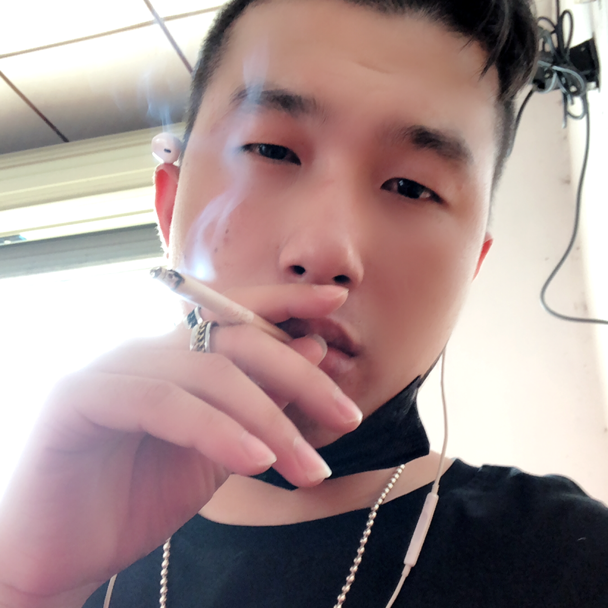 酒窝放弃矫情的照片