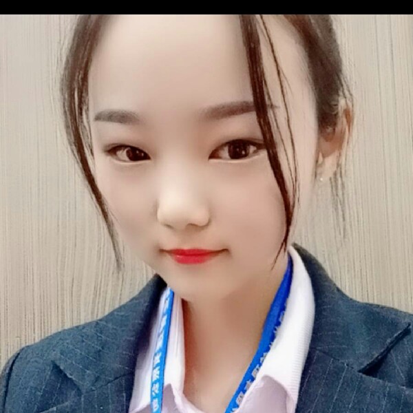快乐的小姐姐的照片