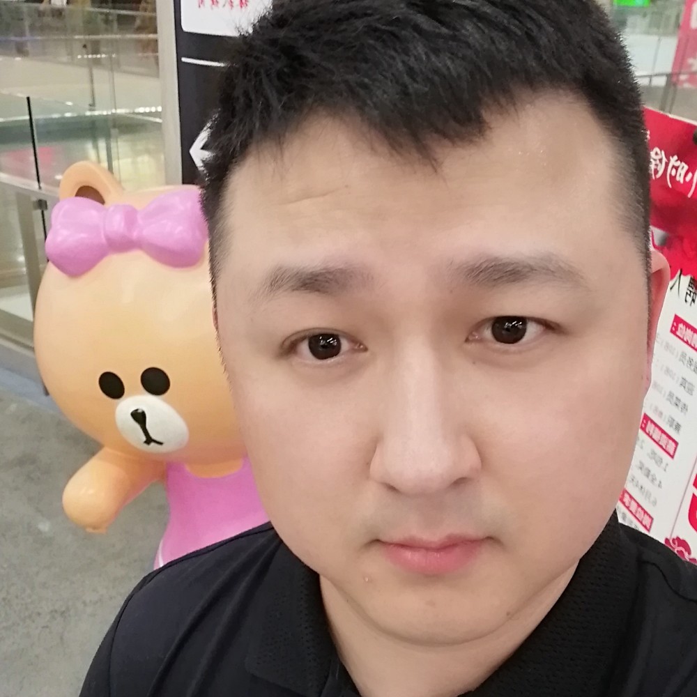如意拿蛋挞的照片