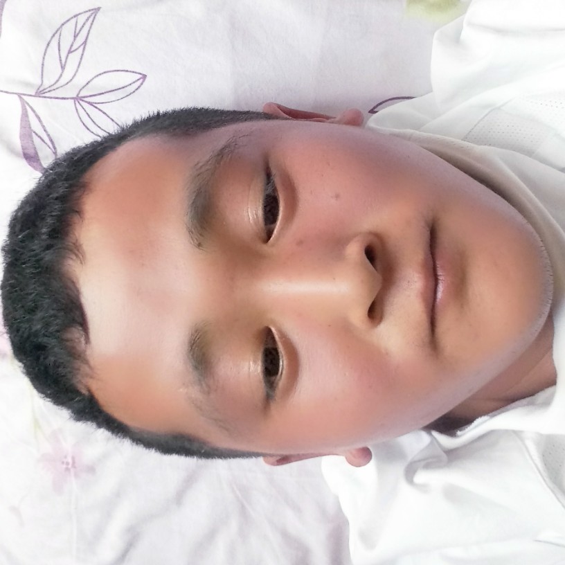 饶威的照片