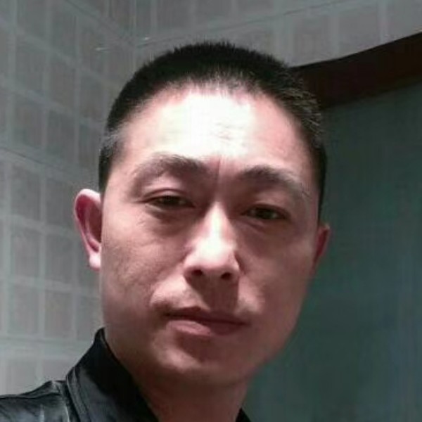 兴奋回眸项链的照片