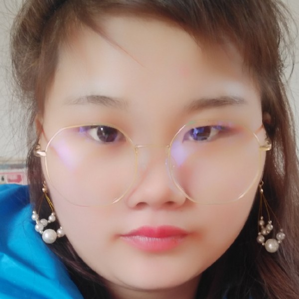 黄麒嫒的照片
