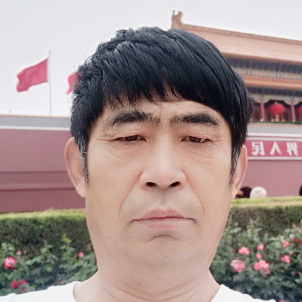 安静回眸唇膏的照片