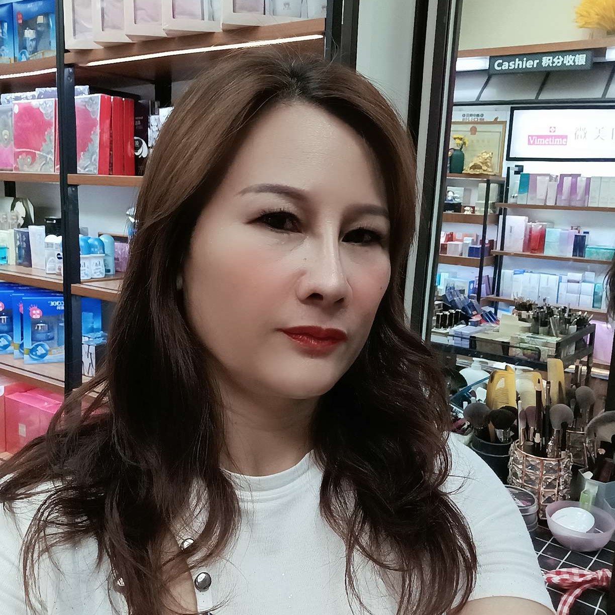 漂亮吃醋龙猫的照片