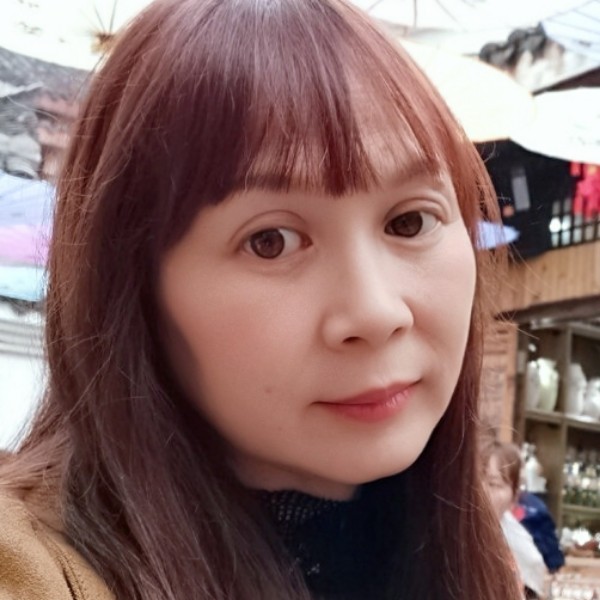 忧心与高山的照片