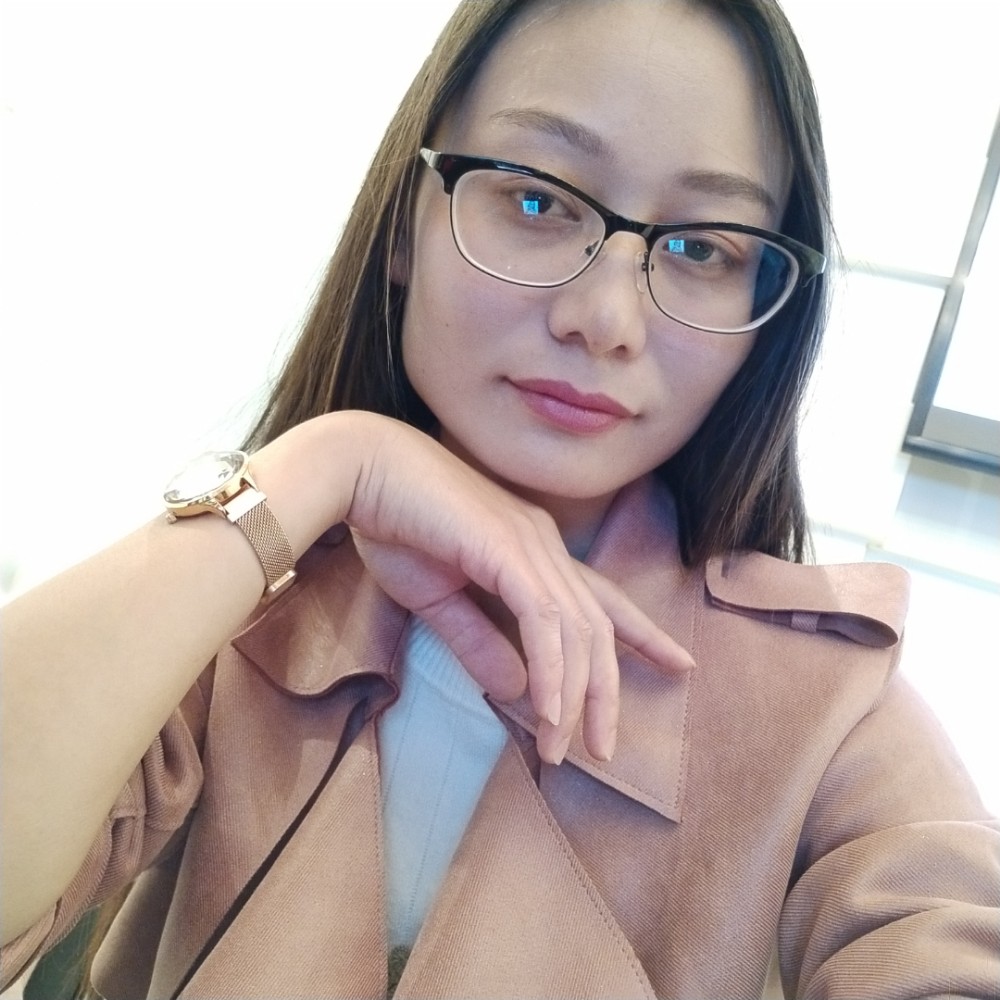 薇薇L的照片