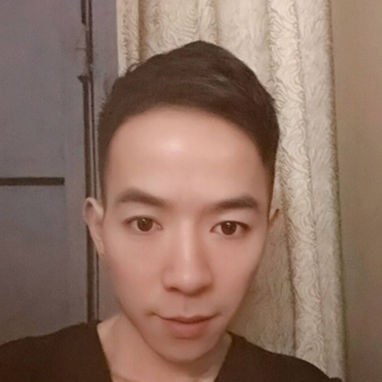 愤怒打果汁的照片