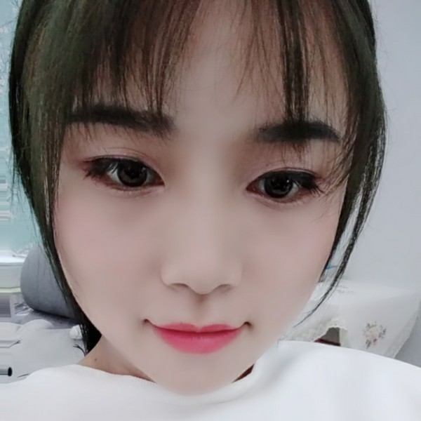 张芳。的照片