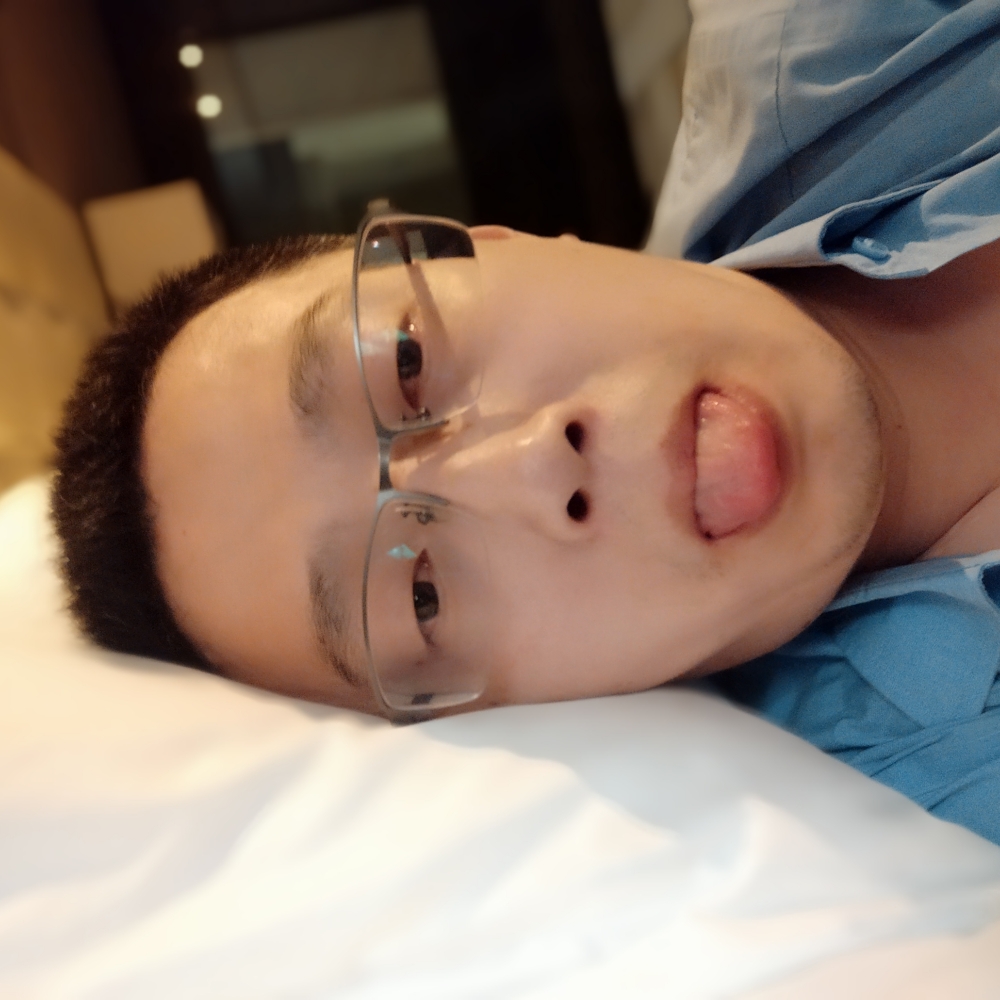 头大哥的照片