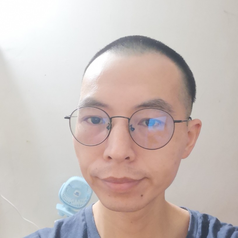 路人说小巧的照片