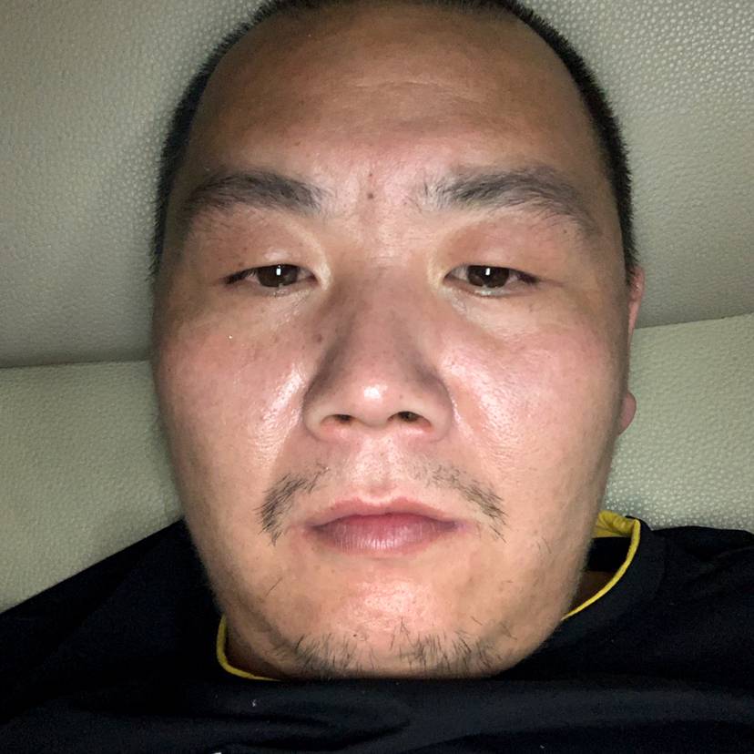害羞浅吻微凉的照片
