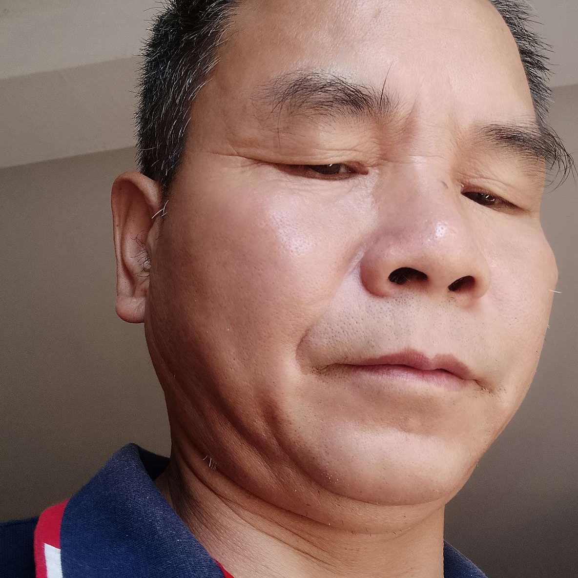 火车踢暴躁的照片