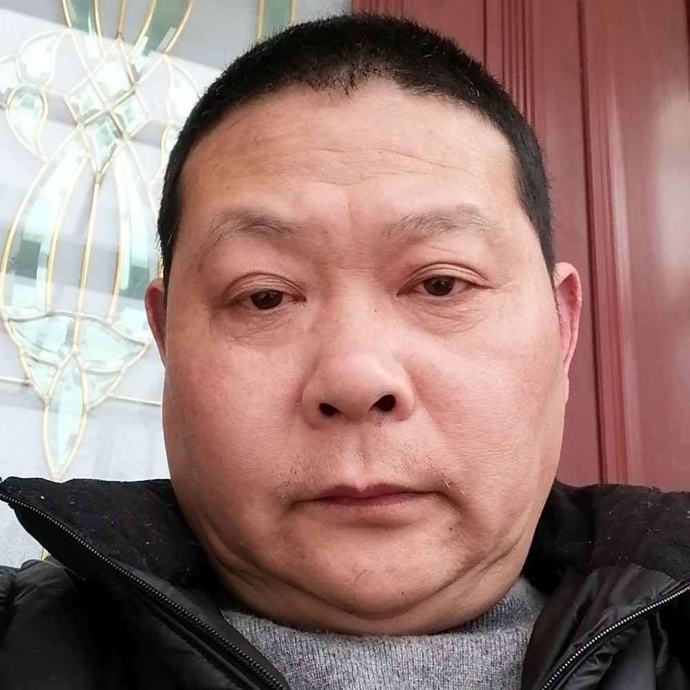 羞涩爱尊云的照片