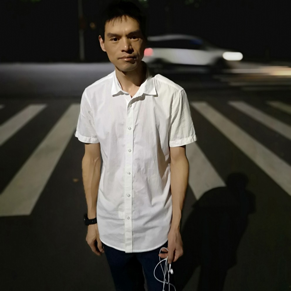 秦男的照片