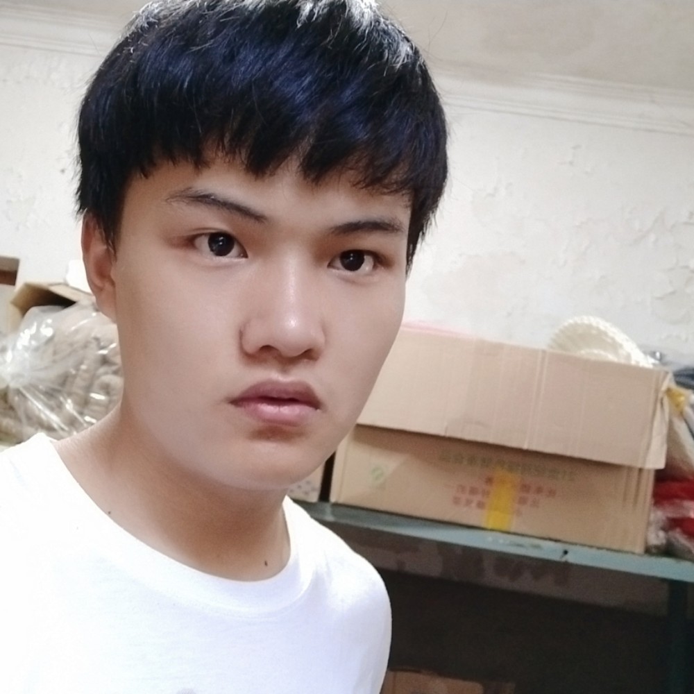 陈卿的照片