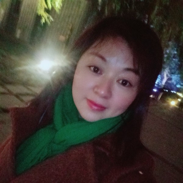 诚心深拥秋月的照片