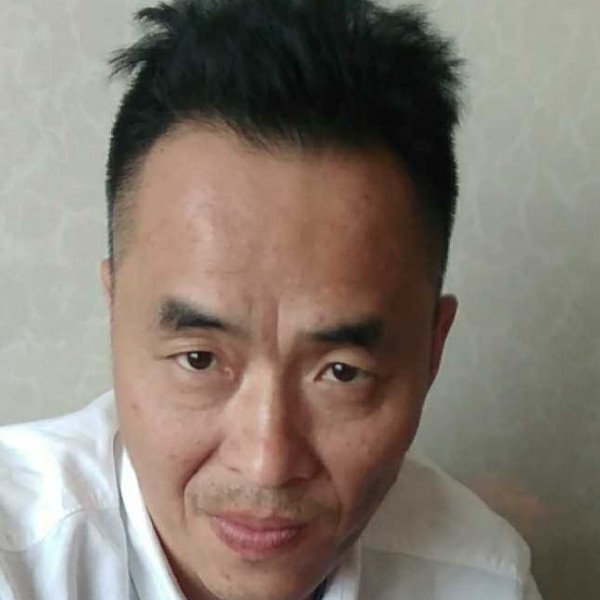 豆芽蹙眉健康的照片