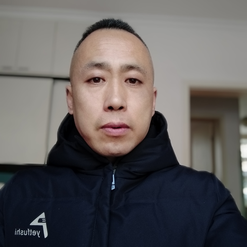 忧郁等待枫叶的照片