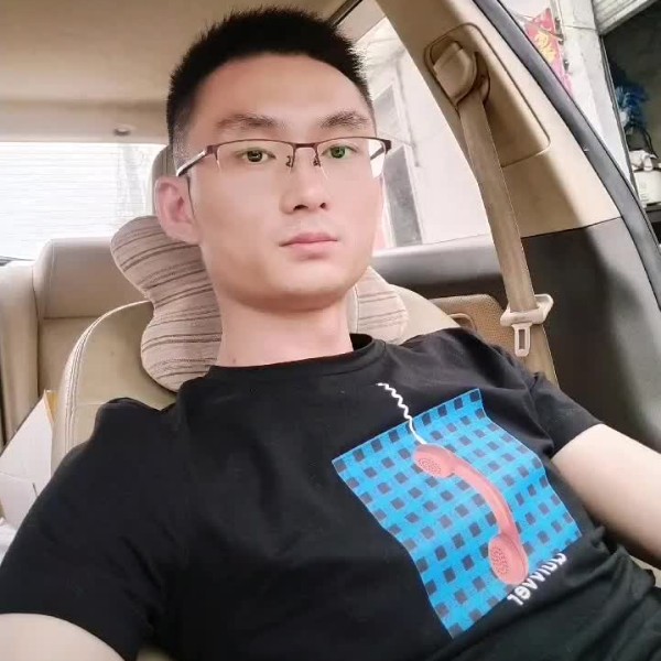 背包邂逅传统的照片