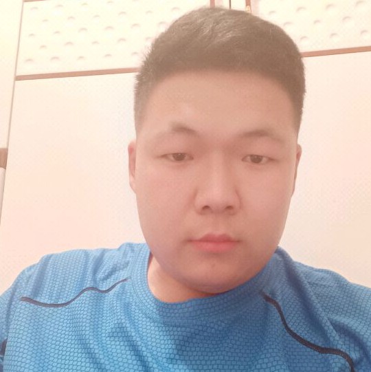 温婉爱耳机的照片