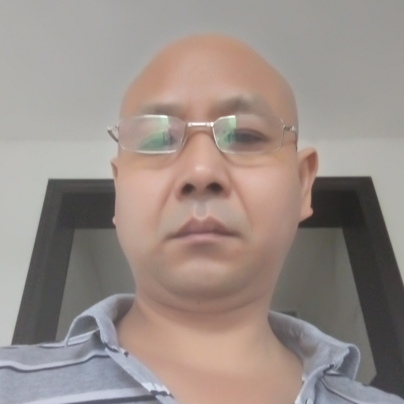 柔弱苦恋电灯胆的照片