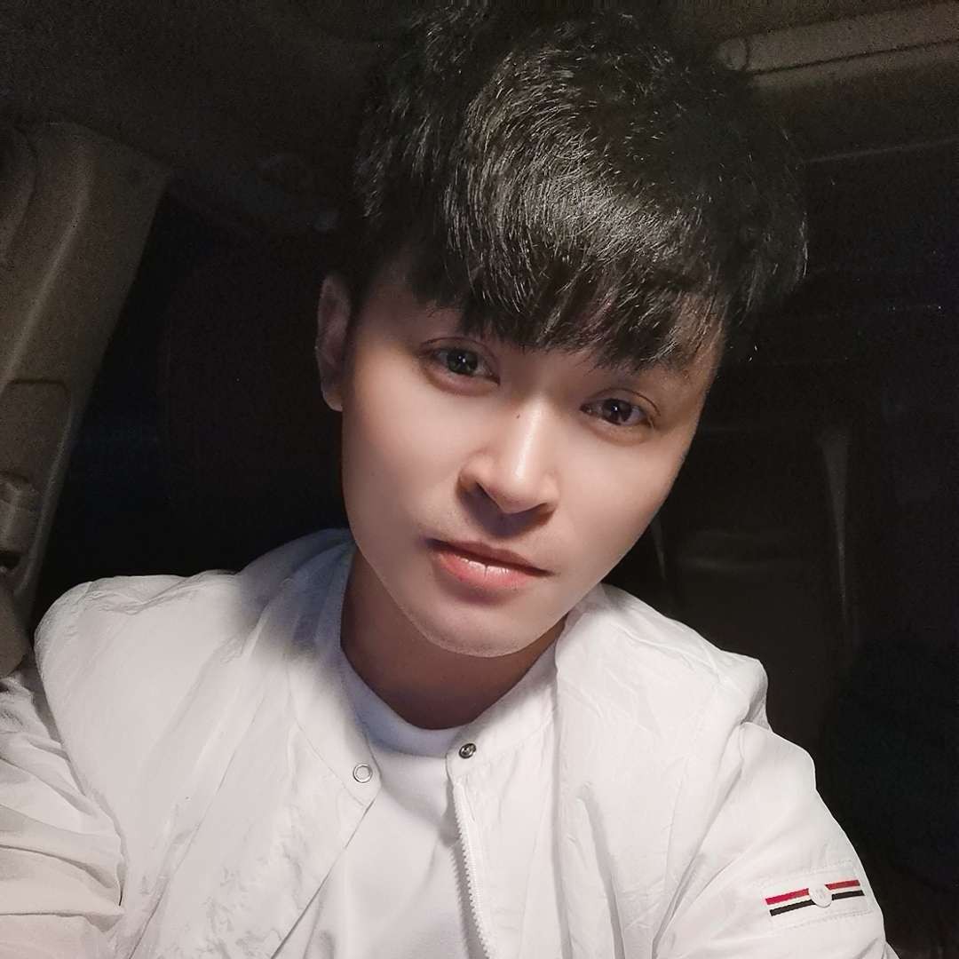 滑板和喜悦的照片