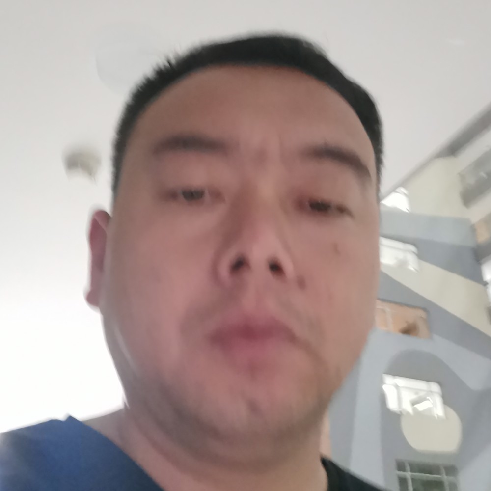 云岩一男的照片