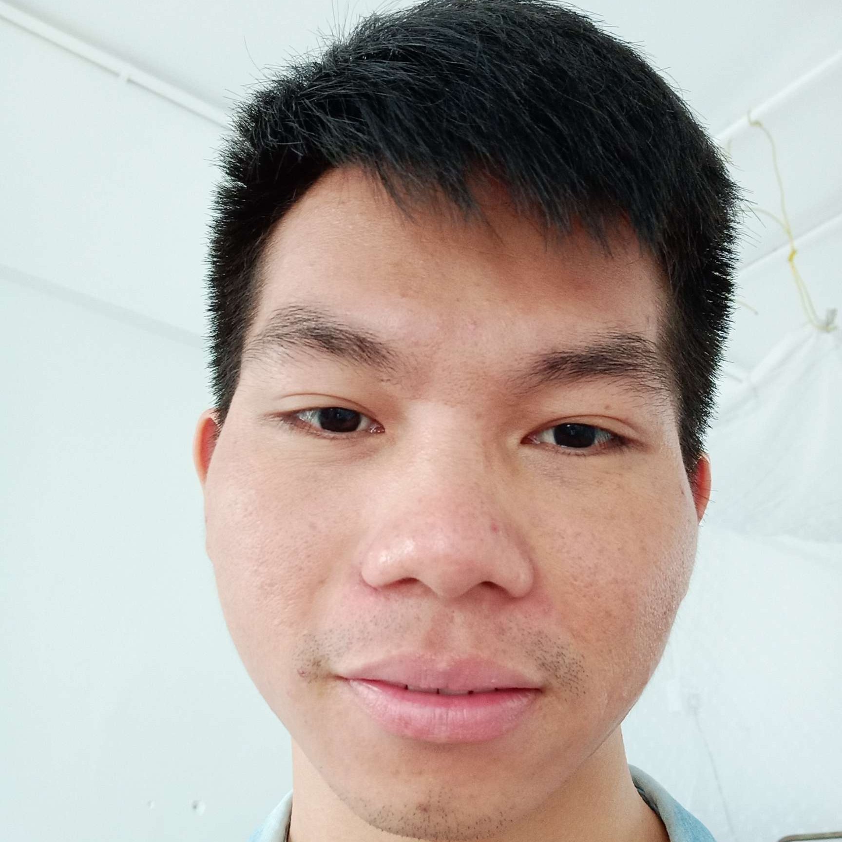 黄灼锋的照片