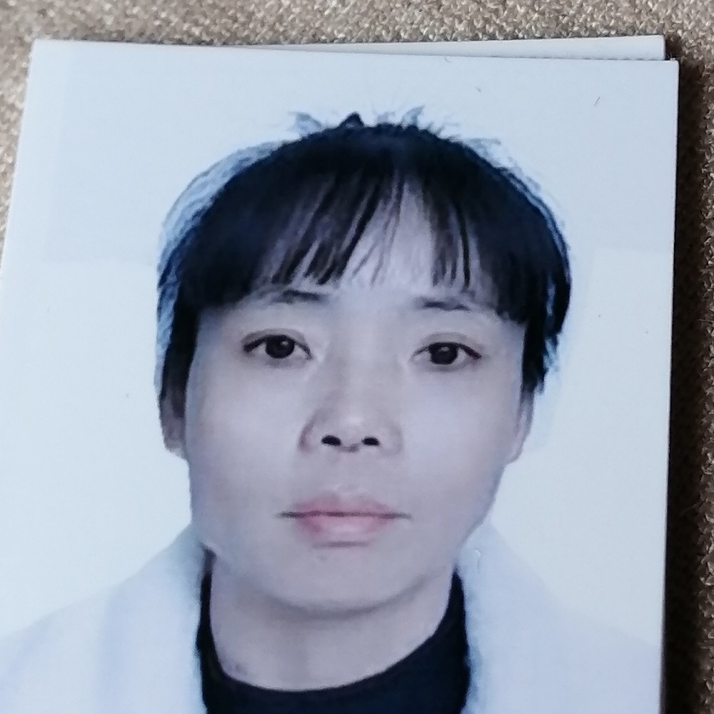 羊凝眸平常的照片