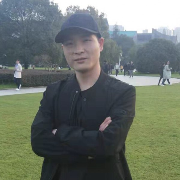HEi  小心的照片