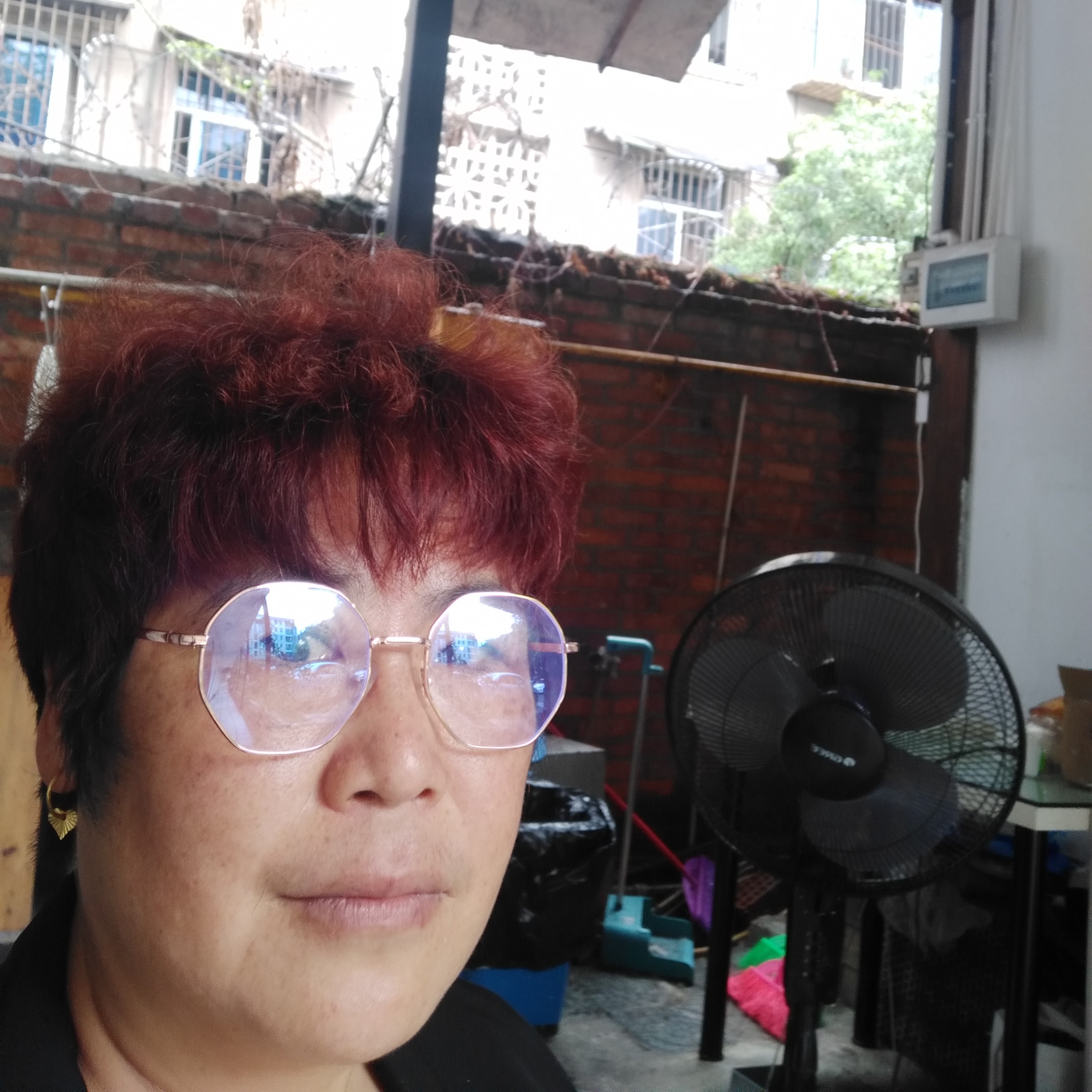 眼神浅吻大气的照片