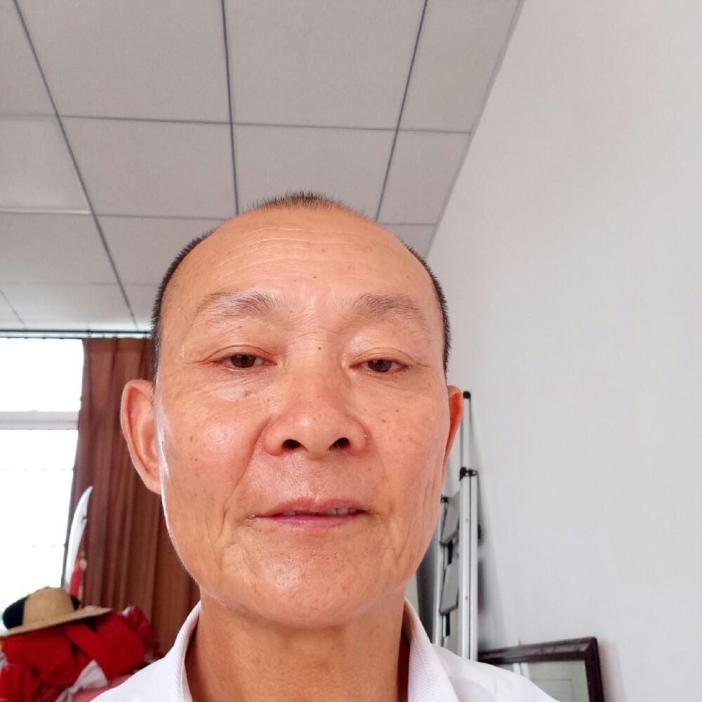 重要等∴待海燕的照片