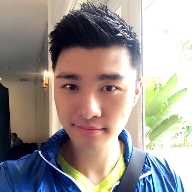 眼睛大扯小海豚的照片